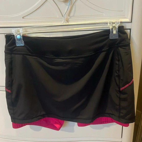 Ryka skort black w/pink under shorts. Large, like new. - Picture 1 of 4